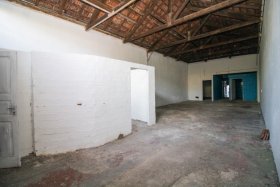 Depósito/Pavilhão com 250m² no bairro Navegantes em Porto Alegre para Alugar