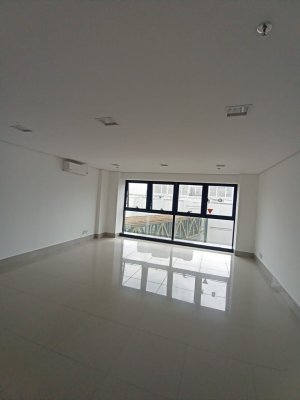 Salas/Conjuntos com 46m² no bairro Praia De Belas em Porto Alegre para Alugar