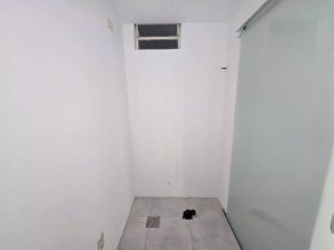 Casa com 450m², 2 dormitórios no bairro Santa Cecília em Porto Alegre para Alugar