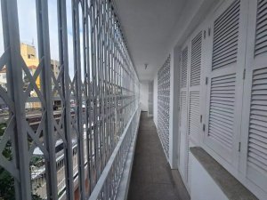 Casa com 450m², 2 dormitórios no bairro Santa Cecília em Porto Alegre para Alugar