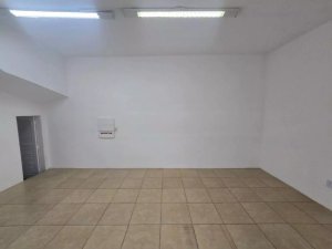 Casa com 450m², 2 dormitórios no bairro Santa Cecília em Porto Alegre para Alugar