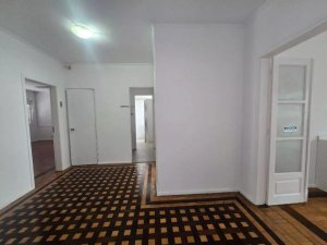 Casa com 450m², 2 dormitórios no bairro Santa Cecília em Porto Alegre para Alugar