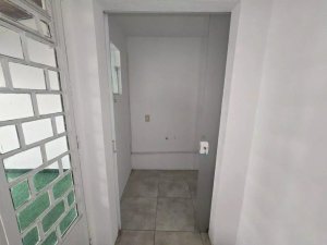 Casa com 450m², 2 dormitórios no bairro Santa Cecília em Porto Alegre para Alugar