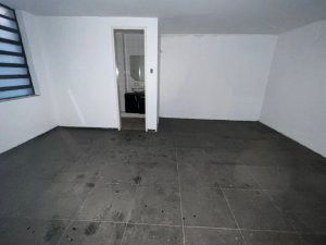 Loja com 300m² no bairro Centro Histórico em Porto Alegre para Alugar