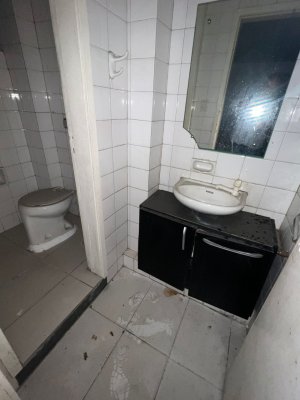 Loja com 300m² no bairro Centro Histórico em Porto Alegre para Alugar