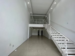 Loja com 141m² no bairro Alto Petrópolis em Porto Alegre para Alugar
