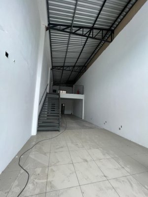 Loja com 121m² no bairro Petrópolis em Porto Alegre para Alugar