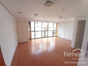 Conjunto/Sala com 39m² no bairro Auxiliadora em Porto Alegre para Comprar