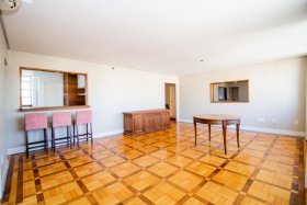 Apartamento com 170m², 3 dormitórios no bairro Moinhos de Vento em Porto Alegre para Alugar