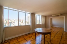 Apartamento com 170m², 3 dormitórios no bairro Moinhos de Vento em Porto Alegre para Alugar