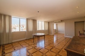 Apartamento com 170m², 3 dormitórios no bairro Moinhos de Vento em Porto Alegre para Alugar