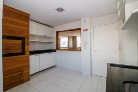 Apartamento com 170m², 3 dormitórios no bairro Moinhos de Vento em Porto Alegre para Alugar