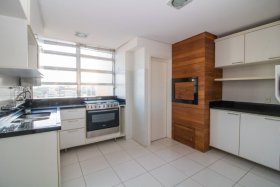 Apartamento com 170m², 3 dormitórios no bairro Moinhos de Vento em Porto Alegre para Alugar