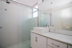 Apartamento com 170m², 3 dormitórios no bairro Moinhos de Vento em Porto Alegre para Alugar