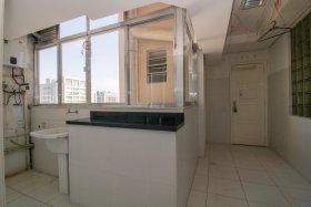Apartamento com 170m², 3 dormitórios no bairro Moinhos de Vento em Porto Alegre para Alugar