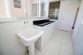 Apartamento com 170m², 3 dormitórios no bairro Moinhos de Vento em Porto Alegre para Alugar