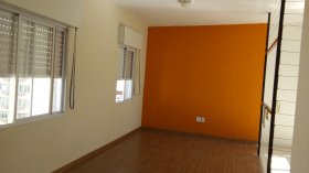 Apartamento com 55m², 2 dormitórios no bairro Centro Histórico em Porto Alegre para Alugar