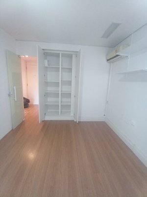 Salas/Conjuntos com 42m² no bairro Petrópolis em Porto Alegre para Alugar