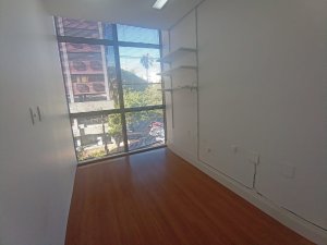 Salas/Conjuntos com 42m² no bairro Petrópolis em Porto Alegre para Alugar