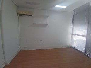 Salas/Conjuntos com 42m² no bairro Petrópolis em Porto Alegre para Alugar