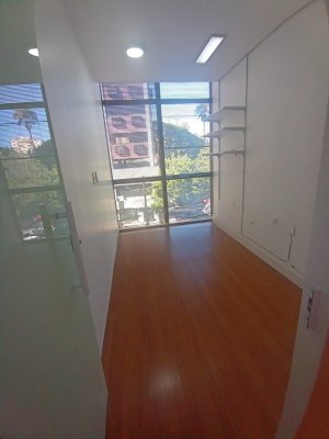 Salas/Conjuntos com 42m² no bairro Petrópolis em Porto Alegre para Alugar