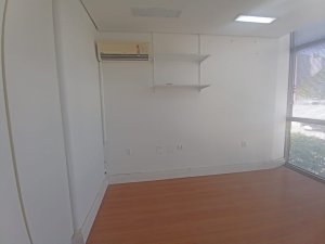 Salas/Conjuntos com 42m² no bairro Petrópolis em Porto Alegre para Alugar