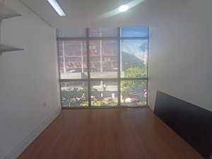 Salas/Conjuntos com 42m² no bairro Petrópolis em Porto Alegre para Alugar