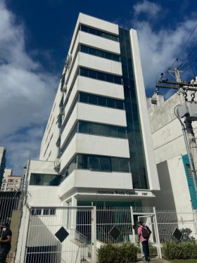 Salas/Conjuntos com 34m² no bairro Menino Deus em Porto Alegre para Alugar