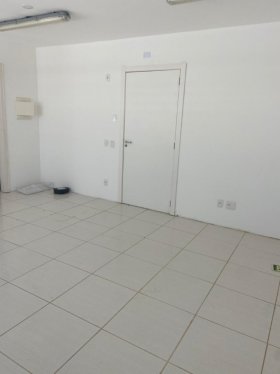 Salas/Conjuntos com 34m² no bairro Menino Deus em Porto Alegre para Alugar