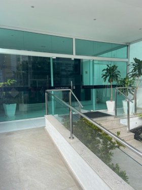 Salas/Conjuntos com 34m² no bairro Menino Deus em Porto Alegre para Alugar