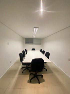 Salas/Conjuntos com 34m² no bairro Menino Deus em Porto Alegre para Alugar