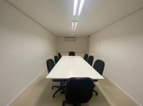 Salas/Conjuntos com 34m² no bairro Menino Deus em Porto Alegre para Alugar