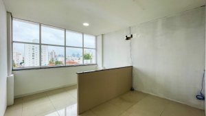 Salas/Conjuntos com 150m² no bairro Azenha em Porto Alegre para Alugar