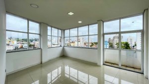 Salas/Conjuntos com 150m² no bairro Azenha em Porto Alegre para Alugar