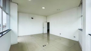 Salas/Conjuntos com 150m² no bairro Azenha em Porto Alegre para Alugar