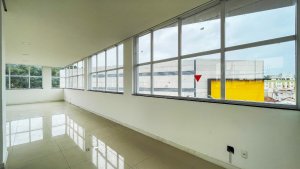 Salas/Conjuntos com 150m² no bairro Azenha em Porto Alegre para Alugar