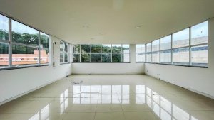 Salas/Conjuntos com 150m² no bairro Azenha em Porto Alegre para Alugar