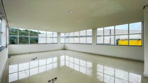 Salas/Conjuntos com 150m² no bairro Azenha em Porto Alegre para Alugar