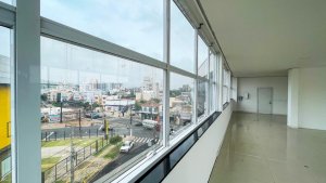 Salas/Conjuntos com 150m² no bairro Azenha em Porto Alegre para Alugar