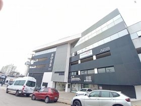 Salas/Conjuntos com 250m² no bairro Azenha em Porto Alegre para Alugar