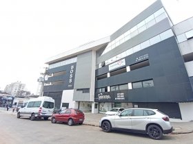 Salas/Conjuntos com 250m² no bairro Azenha em Porto Alegre para Alugar