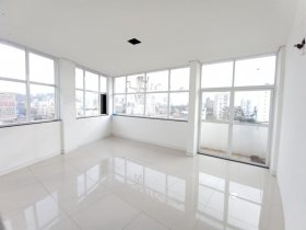 Salas/Conjuntos com 250m² no bairro Azenha em Porto Alegre para Alugar