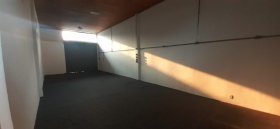 Galpão com 230m² no bairro Jardim Itu Sabará em Porto Alegre para Alugar