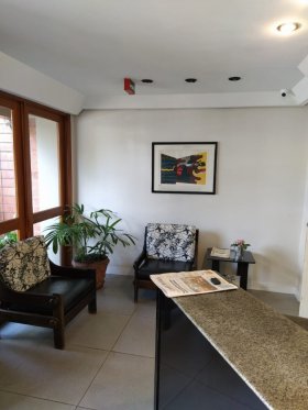 Salas/Conjuntos com 25m² no bairro Petrópolis em Porto Alegre para Alugar