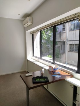 Salas/Conjuntos com 25m² no bairro Petrópolis em Porto Alegre para Alugar