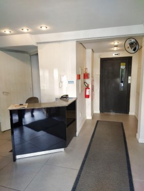 Salas/Conjuntos com 25m² no bairro Petrópolis em Porto Alegre para Alugar