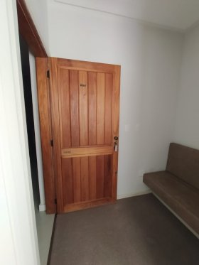 Salas/Conjuntos com 25m² no bairro Petrópolis em Porto Alegre para Alugar