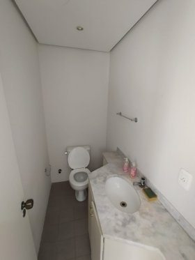 Salas/Conjuntos com 25m² no bairro Petrópolis em Porto Alegre para Alugar