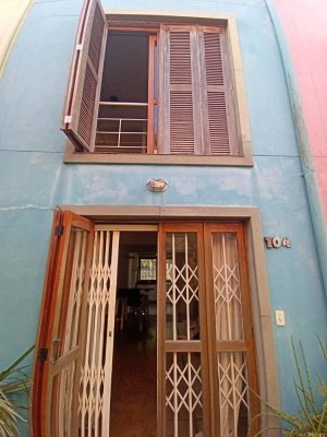 Apartamento com 55m², 2 dormitórios no bairro Petrópolis em Porto Alegre para Alugar