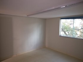 Salas/Conjuntos com 75m² no bairro Higienópolis em Porto Alegre para Alugar